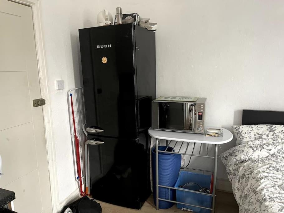 Studio Flat London Finchley Rd Nw11 Екстер'єр фото
