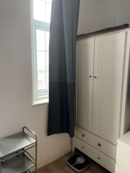 Studio Flat London Finchley Rd Nw11 Екстер'єр фото