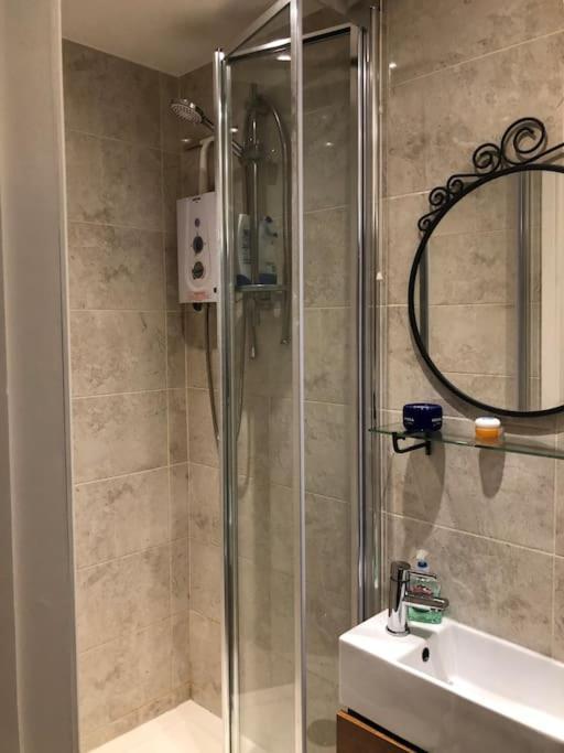 Studio Flat London Finchley Rd Nw11 Екстер'єр фото
